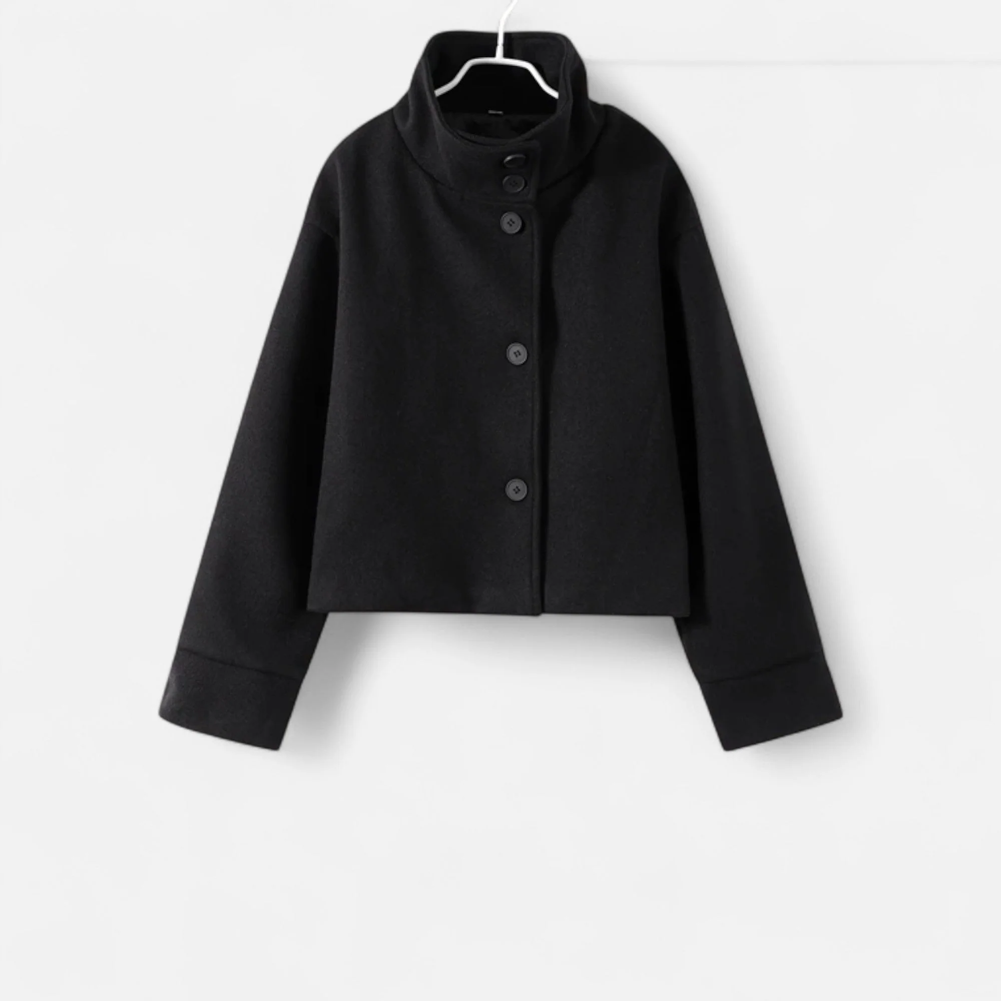Monde | Eleganza Moderna In Un Cappotto Corto - Image 4