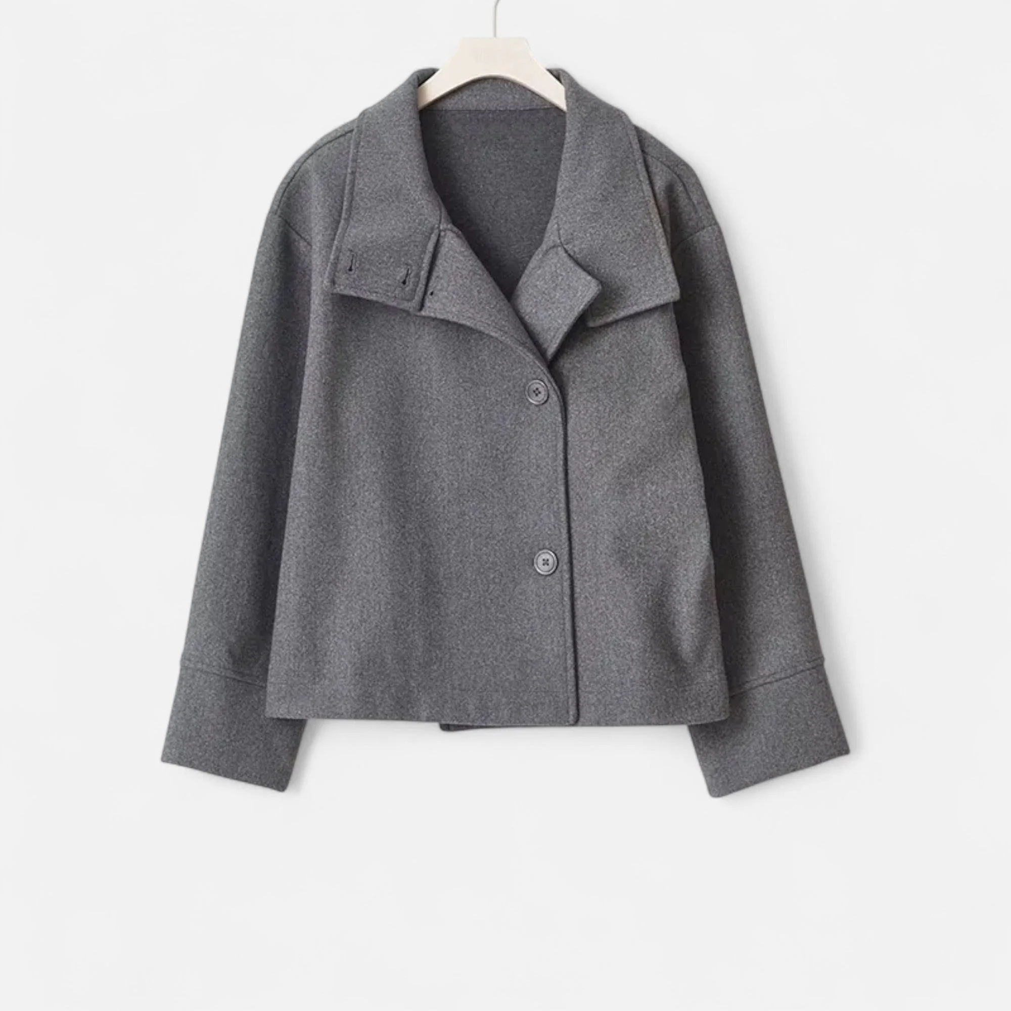 Monde | Eleganza Moderna In Un Cappotto Corto - Image 7